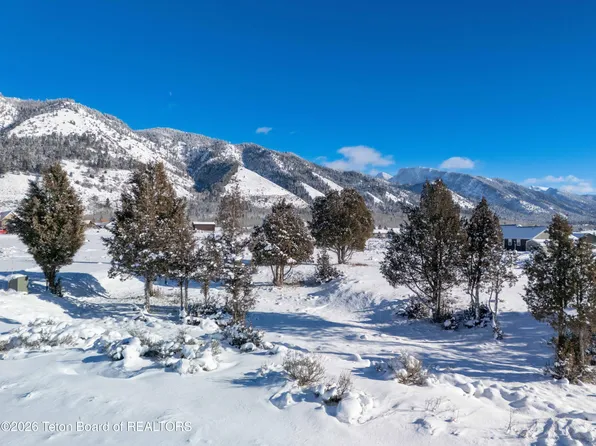 14 Ponderosa Dr, Star Valley Ranch, WY 83127