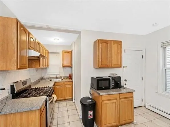 129 Arsenal St #1, Watertown, MA 02472