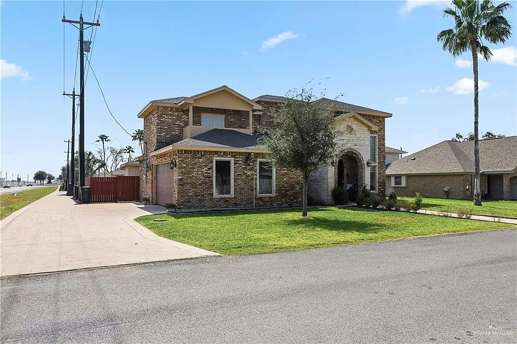 4 bed, 5.0 bath, 3407 sqft, $3,800 — Photo 2
