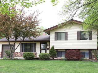 125 Sherbon Ln, Crystal Lake, IL 60014