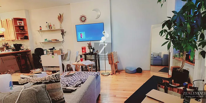 Rented by ZealEstate Group Inc | media 4