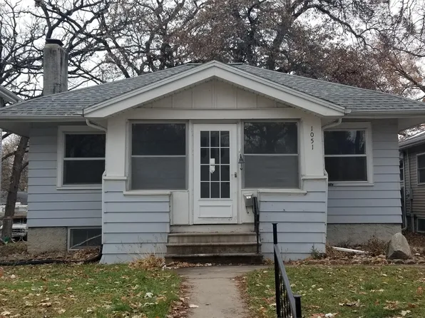 1051 Daniels St NE, Cedar Rapids, IA 52402