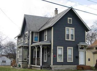 814 Saint John St, Elgin, IL 60120