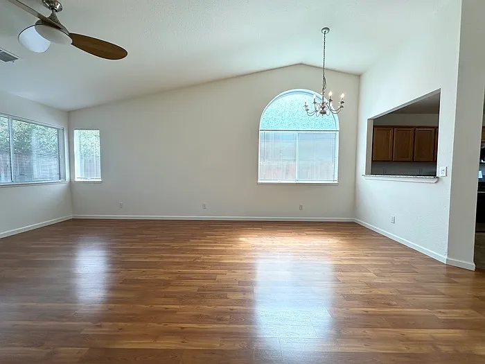 3917 Riviera Ln — Photo 10