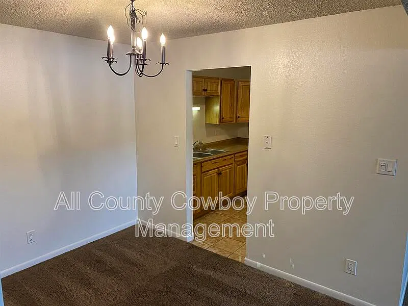 3 bed, 1.0 bath, $1,225 — Photo 3