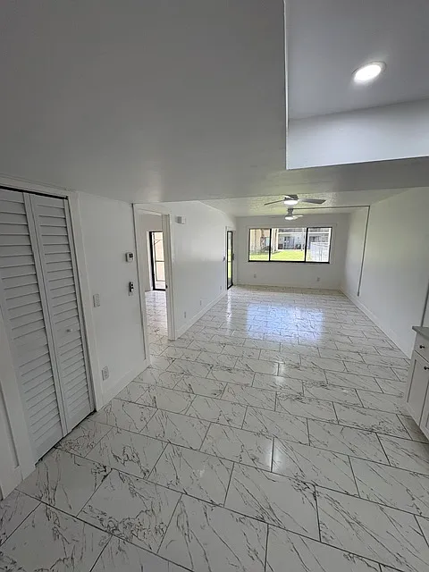 1 bed, 882 sqft, $1,100 — Photo 2