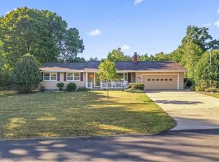 906 Forest Hills Dr SW, Rochester, MN 55902