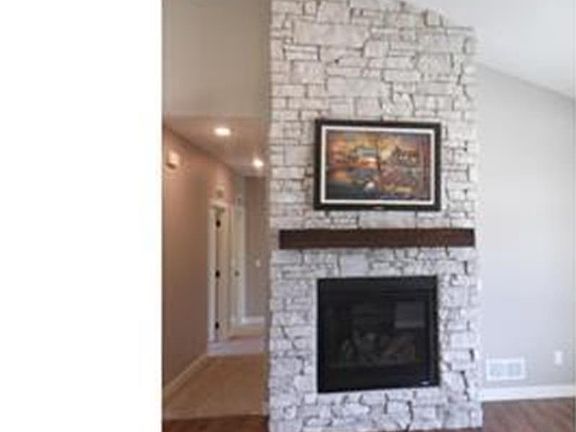 4th image of 626 Pebble Creek Dr
