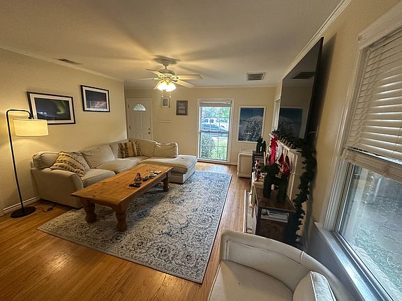 4th image of 5803 Penrose Ave