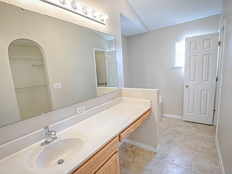 2139 Sandridge Cir — Photo 21