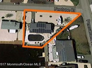 1102 Neptune Ct, Forked River, NJ 08731