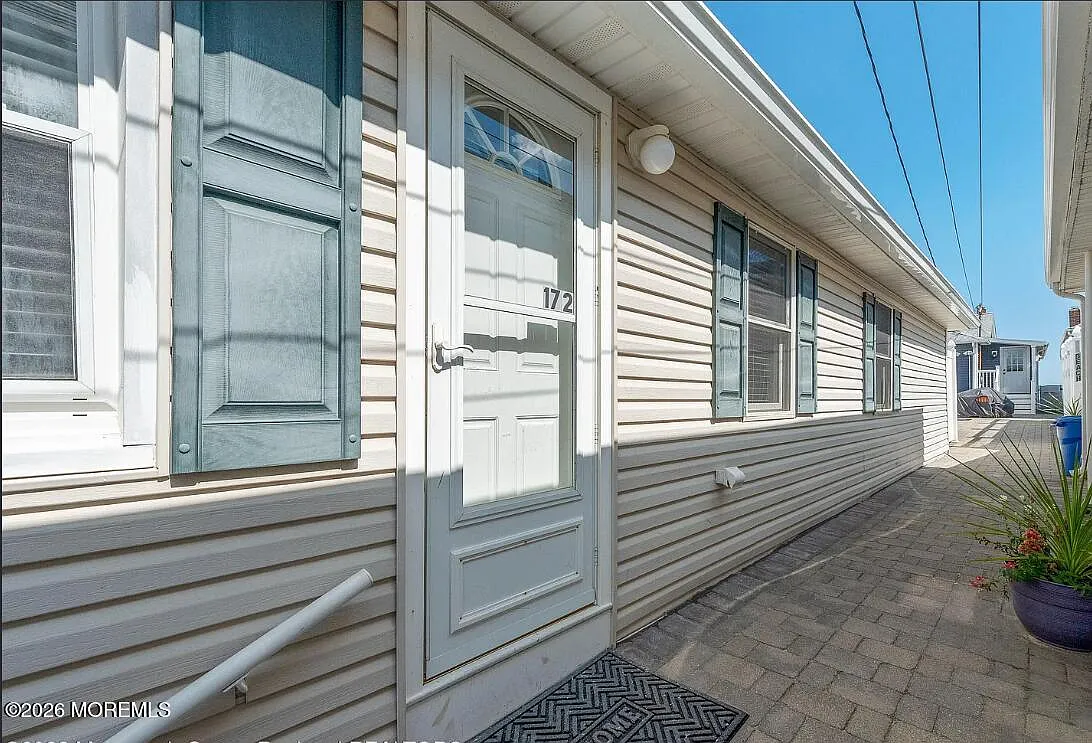 2 bed, 714 sqft, $1,750 — Photo 3