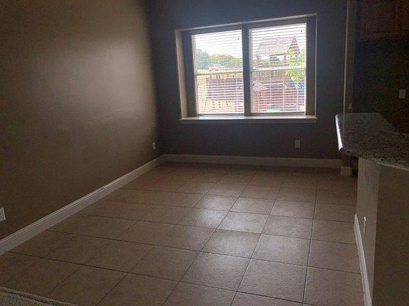 4th image of 208 River Meadows Ln