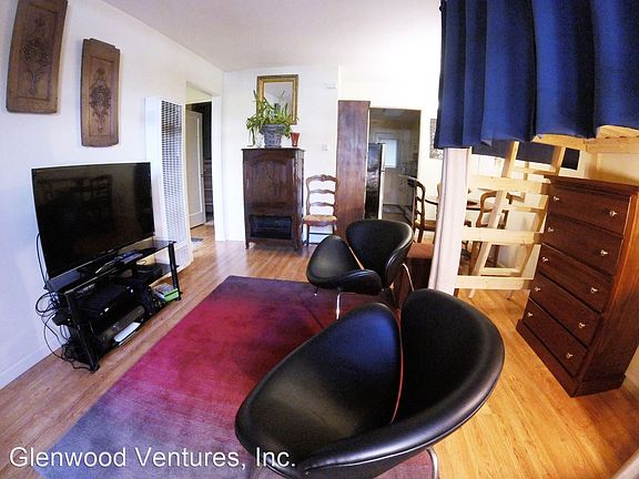 2nd image of 721 Live Oak Ave #8