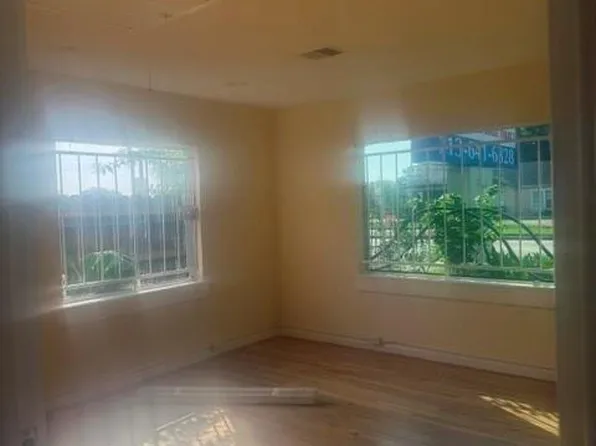 8459 Howard Dr, Houston, TX 77017