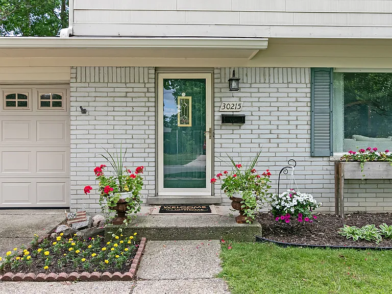 30215 Stockton Ave — Photo 2