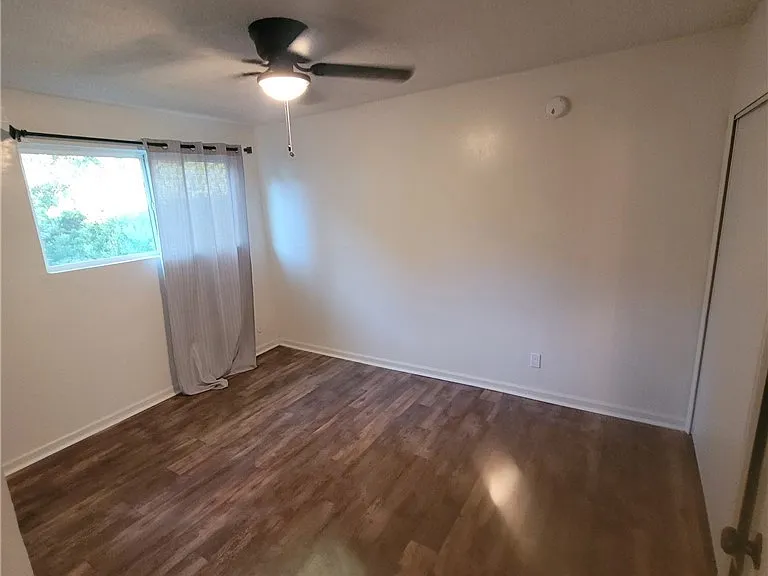 2500 Clyde Ave — Photo 3