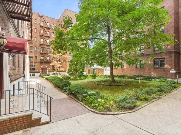 117-14 Union Turnpike image 6 of 8