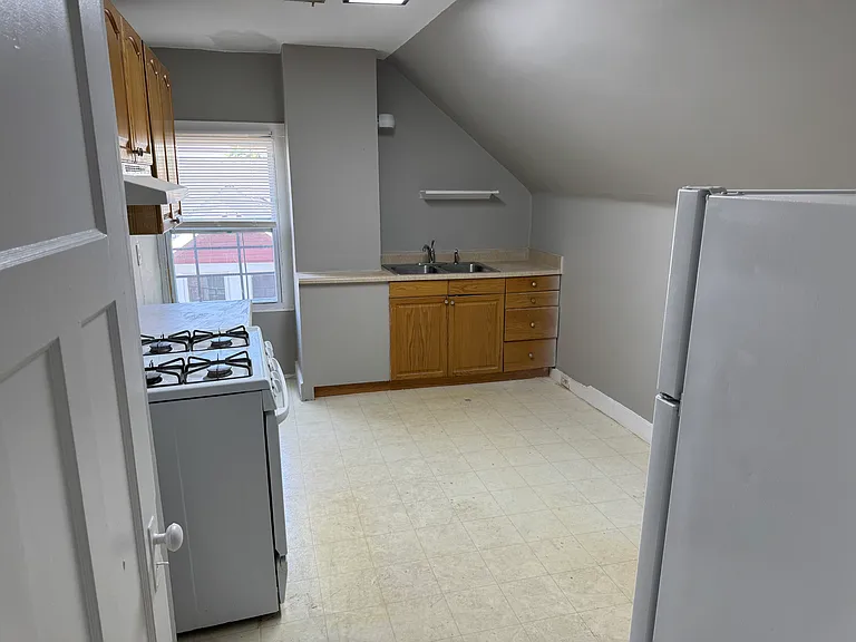 Kasota St — Photo 3