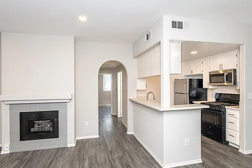 520 N. Hollywood Way Photo 1