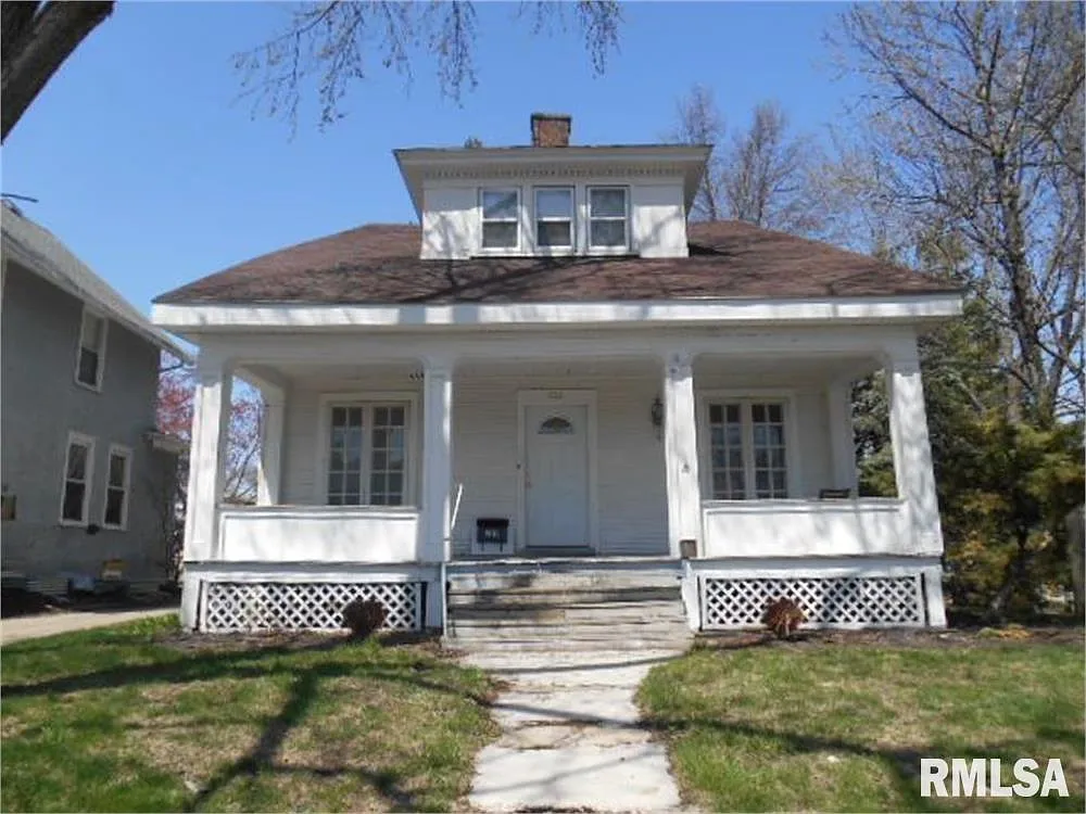 822 Grand Ct photo 1