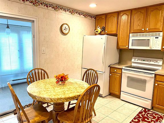 3rd image of 32 Freemont Ln #32