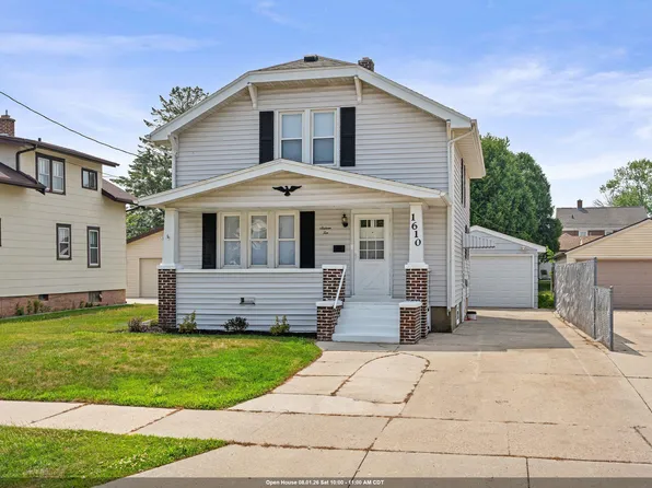 1610 S 14th St, Manitowoc, WI 54220