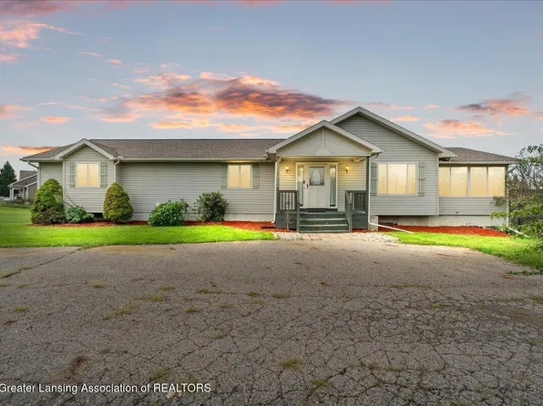 2104 Maurer Rd, Charlotte, MI 48813