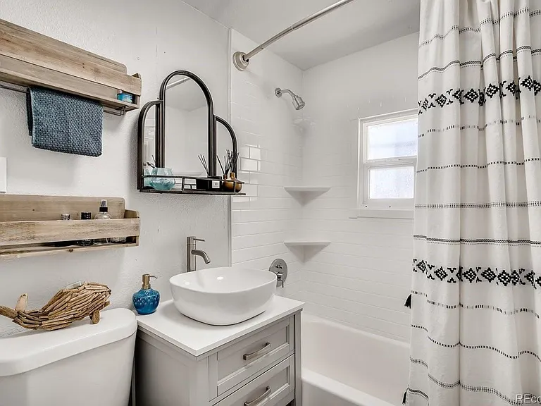 4032 N Pecos St — Photo 17