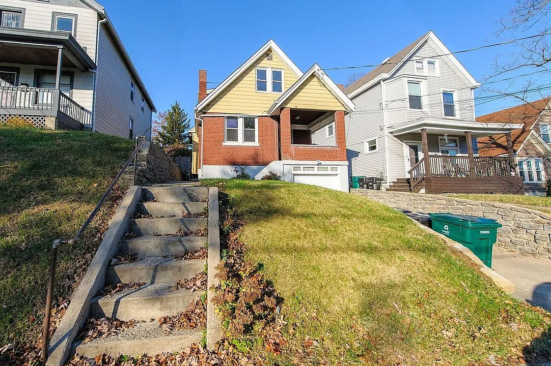 Steps to the front porch - 813 Pedretti Ave