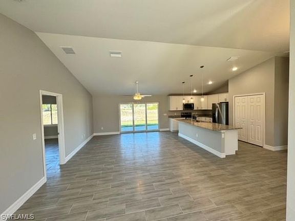 4th image of 717 Joponica Ave S