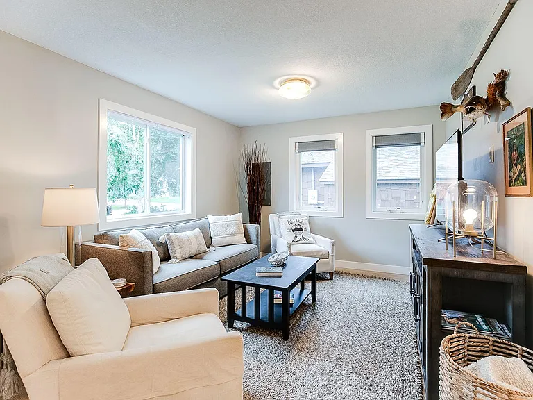 105 Waseca Ave — Photo 4