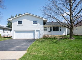 1708 Clay St, Woodstock, IL 60098