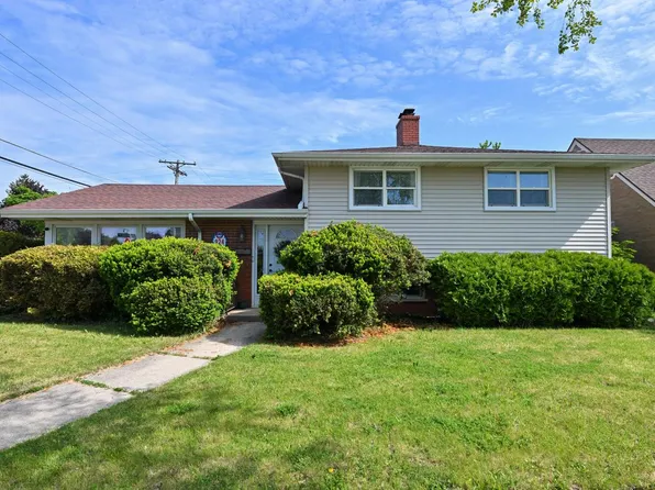 924 Montclair DRIVE, Racine, WI 53402