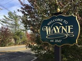 39 Bobolink Ct, Wayne, NJ 07470