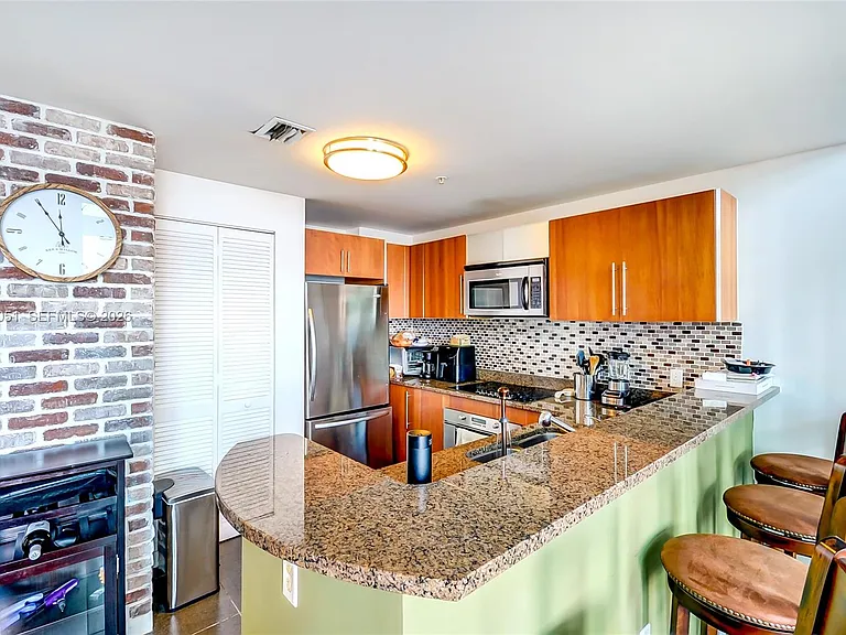 300 S Biscayne Blvd #L-1022 — Photo 2