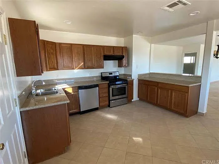 5524 Abronia Ave — Photo 5