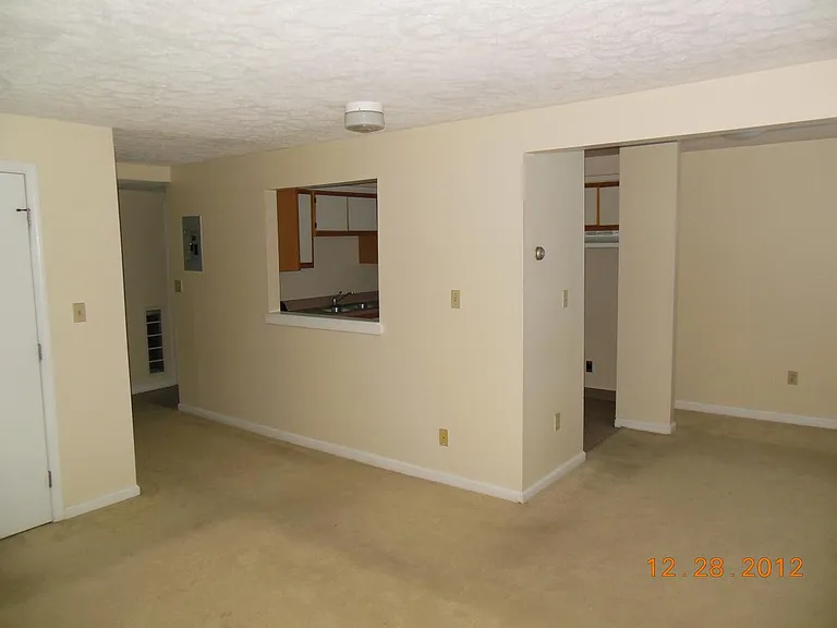 12215 Ashbury Ave — Photo 2