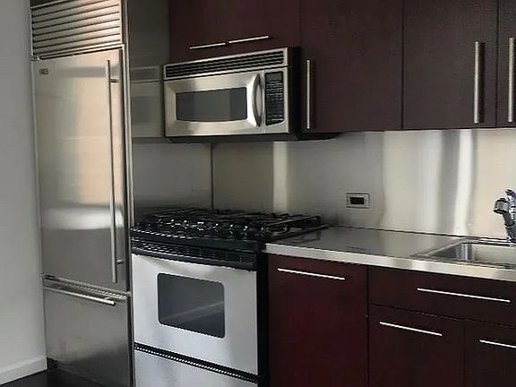 3rd image of 150 Nassau St APT 7K
