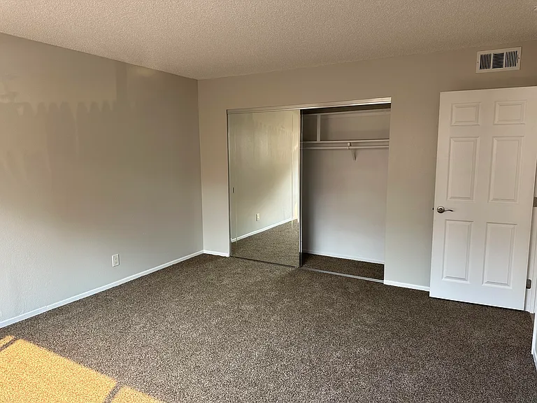 25863 Pacific St #7 — Photo 22