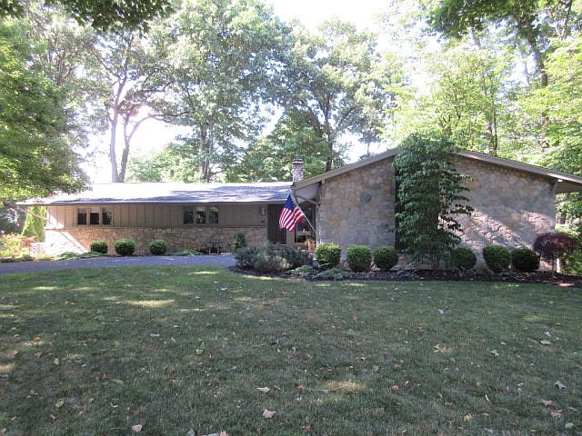 1st image of 418 Leawood Ct