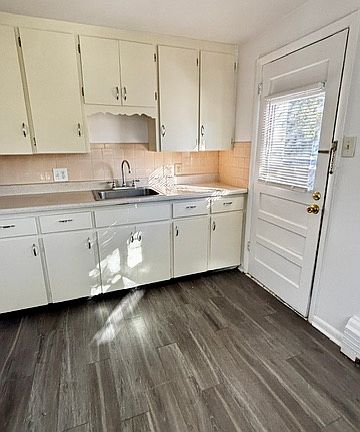 2nd image of 4630 Pierce St