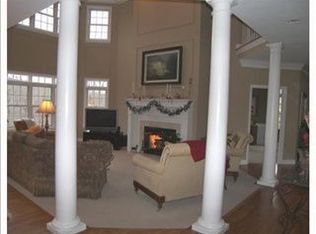 460 Four Lakes Dr, Gibsonia, PA