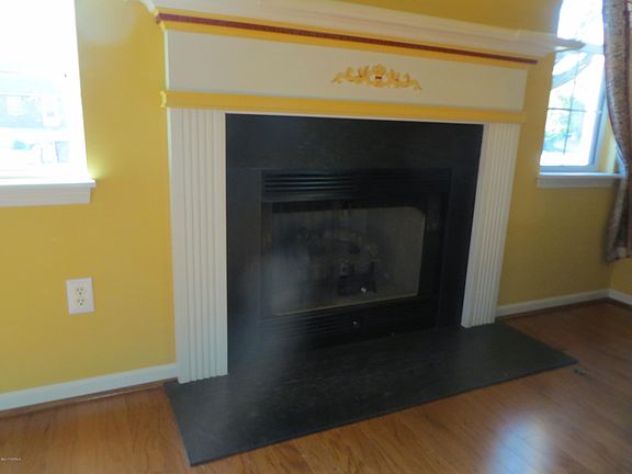 3rd image of 1807-B Summerhaven Drive