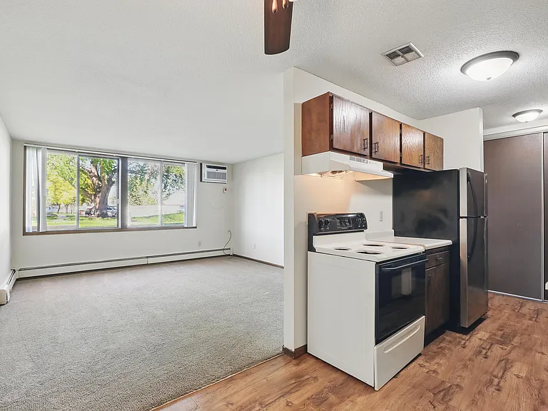 Forest Park Apartments — Photo 14