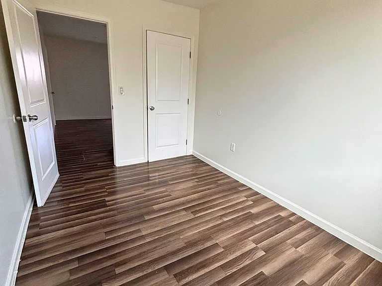 4020 Stevely Ave — Photo 13