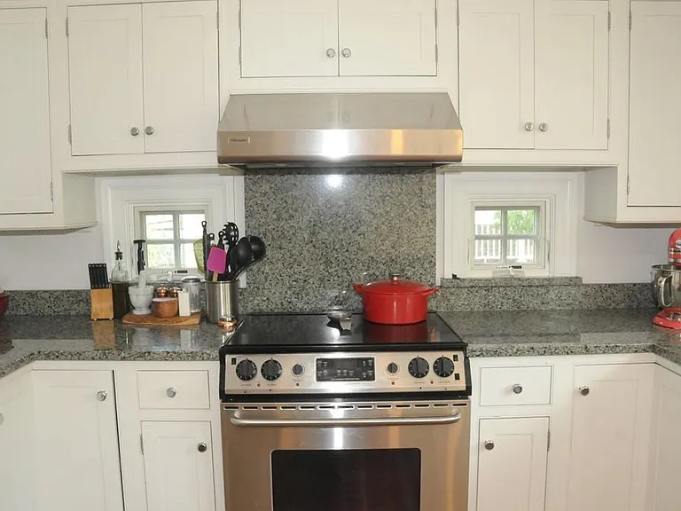 106 Upland Ave — Photo 13