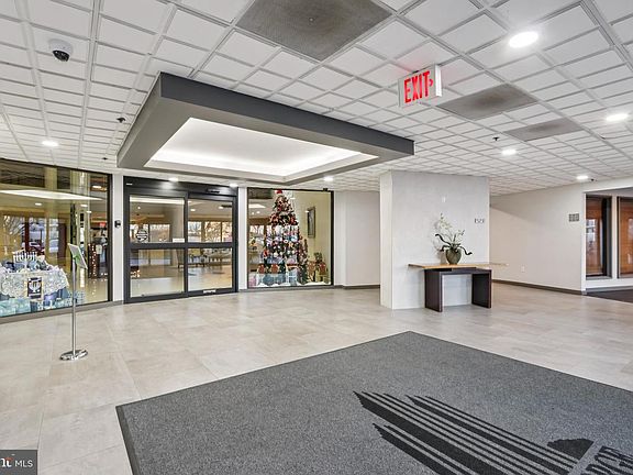 4th image of 21033 Valley Forge Cir #1033