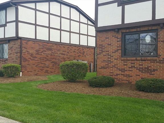 3rd image of 4863 Berryhill Ct