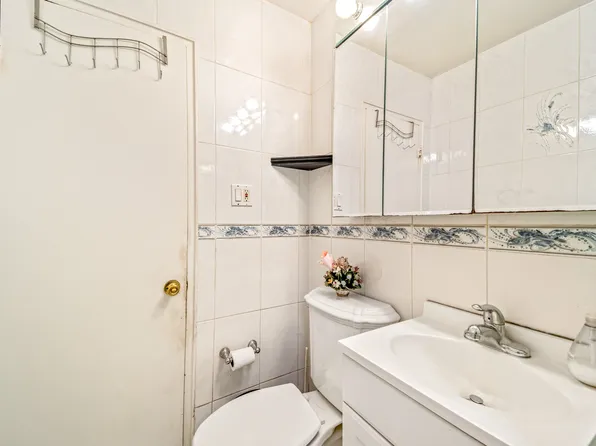 225-35 88th Avenue image 14 of 15